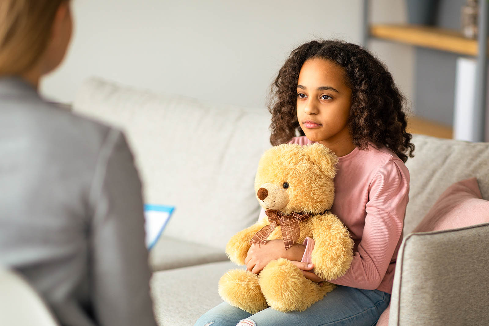 girl at psychologist office